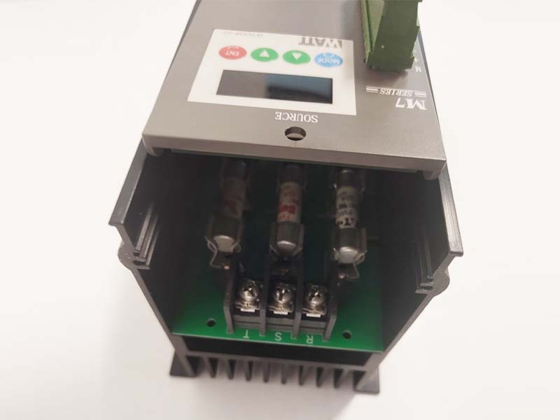 樺特電力調(diào)整器M7系列三相